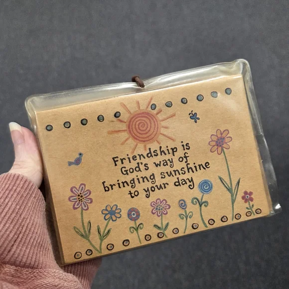 Friendship is God's way of bringing sunshine to your day. 5x3.5 Cards Set Of 10 - Picture 1 of 4